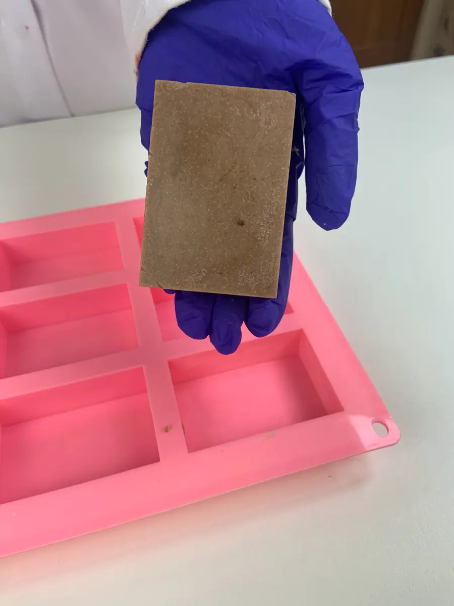 How to make sugar scrub bars + body scrub bar recipe Zero Waste Formulation